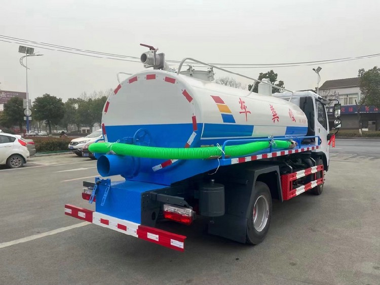 高效清洁的得力助手 吴忠红寺堡大型四轮3吨吸粪车应用解析