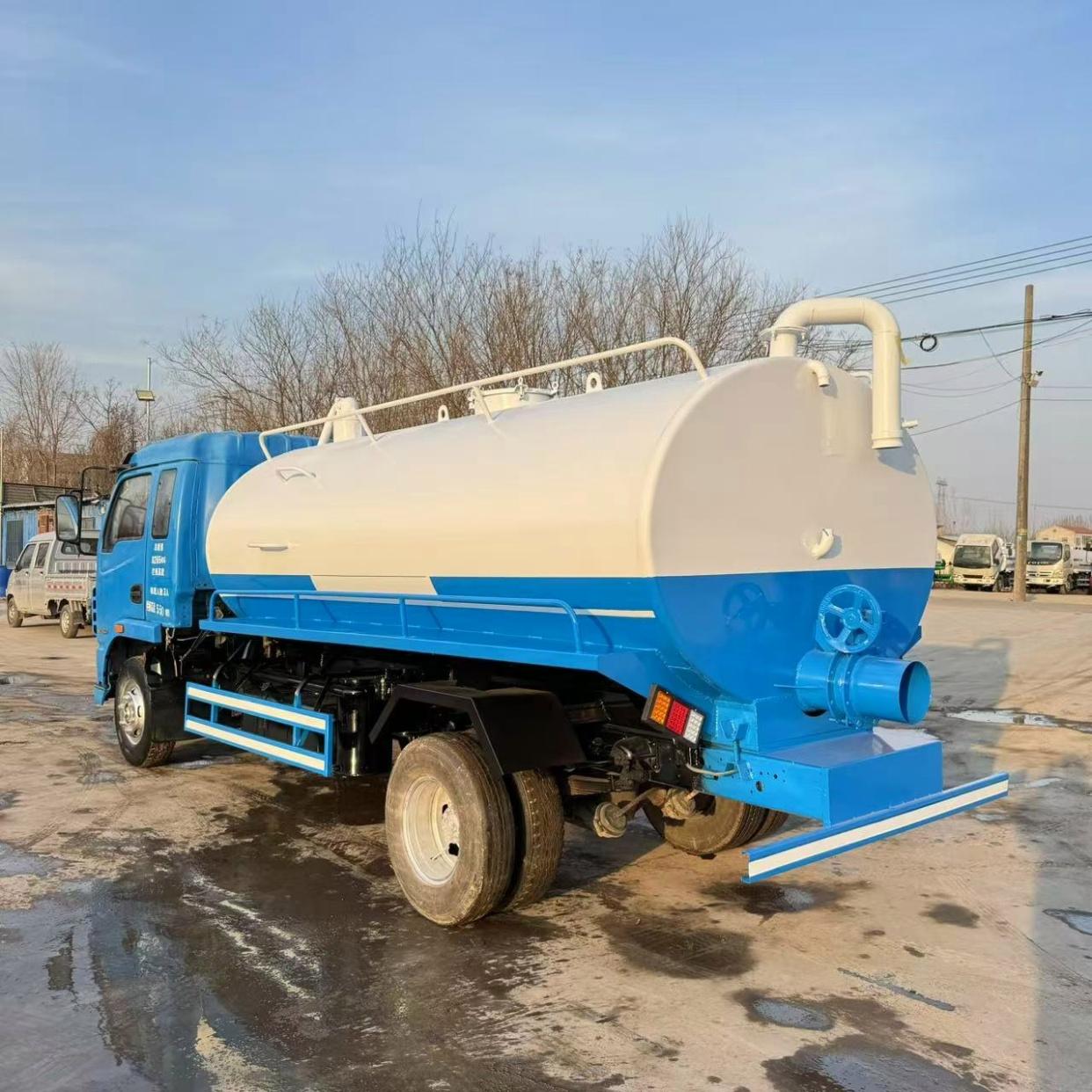 吸粪车与吸污车 城市环卫的隐形英雄